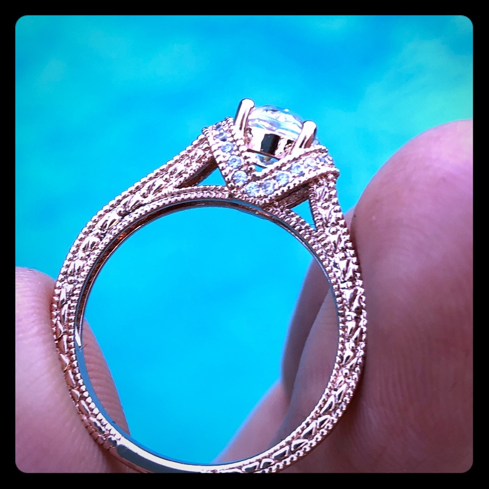 18k Rose Gold Ring Size 6,8